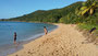 Karibikinsel Guadeloupe. Der Grande Anse an der Westküste ist der schönste Strand der Insel.