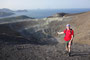 Süditalien. Insel Vulcano. Der "Gran Cratere" ist ein Vulkan wie aus dem Bilderbuch. Immer wiederkehrende Ausbrüche formten einen fast kreisrunden Krater.