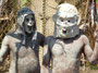 Papua Neuguinea. Provinz Eastern Highlands. Die Schlammkrieger von Asoro. Mit diesem furchteinflößenden Aussehen wurden früher die feindlichen Stämme in die Flucht geschlagen.
