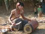 Myanmar. Mrauk U. Manufaktur für Trommeln.