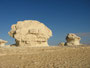 Ägypten. Westliche Wüste. Die weiße Wüste mit ihren bizarren Kalksteinskulpturen bietet ein einmaliges Naturschauspiel.