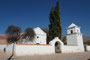 Argentinien. Das Dorf Uquia mit seiner kleinen Dorfkirche.