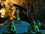 Myanmar. Die Stadt Pindaya. Hier befindet sich die Shwe-Umin-Höhle. Diese Tropfsteinhöhle wird als buddhistisches Heiligtum hochverehrt. Im Inneren befinden sich über 8.000 Buddha-Statuen.