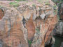 Südafrika. Die Bourke’s Luck Potholes. An der Panoramaroute in Mpumalanga liegen auch die Bourke’s Luck Potholes, wunderschöne Felsauswaschungen, die schon vor vielen Millionen Jahren durch Wasserstrudel und mitgeführtes Geröll entstanden sind.
