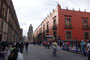 Mexico. Mexico City ist heute mit seinen 25 Mio. Einwohnern eine der größten Städte der Erde. Die Hauptstadt liegt auf einer Höhe von etwa 2.300 Metern über dem Meeresspiegel. Dadurch herrscht ganzjährig ein sehr angenehmes Klima. 