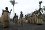 Vanuatu. In den entlegenen Dörfern leben die Menschen noch ganz traditionell. Ihre Riten und Tänze faszinieren jeden Besucher.