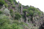 Süditalien. Sizilien. Der Ätna ist mit einer Höhe von ca. 3.350 m Europas mächtigster Vulkan. Das Valle del Bove ist eine gigantische Einsturzflanke am Südhang. Zwischen den Lavafeldern ragen Basaltblöcke in den Himmel. Sie halten den Temperaturen stand.