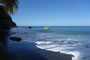 Karibikinsel Dominica. Die Sunset Bay an der Westküste ist einer der schönsten Strände von Dominica.