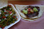 Mexico. Besuch in der riesigen Markthalle von Oaxaca. Hier in der "Hölle" treffen sich die Einheimischen zum Essen mit der ganzen Familie. Alles wird frisch zubereitet. Tortillas, Fleisch, Gemüse und natürlich scharfe Soßen.