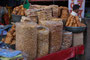 Indien. Jodhpur. Marktbesuch. Der lebhafte Sadar Market in der Altstadt bietet vor allem Gewürze und viele leckere Imbiss-Stände.