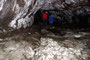 Süditalien. Sizilien. Der Ätna ist mit einer Höhe von ca. 3.350 m Europas mächtigster Vulkan. In den Lavafeldern finden sich Hohlräume und Höhlen, die durch Lufteinschlüsse in der heißen Lava entstanden sind. Die Erkundung ist ein einzigartiges Abenteuer.