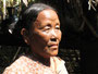 Myanmar. Dorfbesuch beim Volk der Chin. Weithin bekannt wurden die Chin-Frauen durch ihre einzigartigen Tätowierungen im Gesicht. Darum nennt man sie auch die "Spinnenfrauen".
