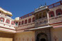 Indien. Jaipur. Der Stadtpalast. Mitten im Herzen der Stadt liegt der Stadtpalast, in dem der heutige Maharadscha noch immer lebt.