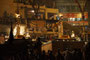 Indien. Varanasi. Was Mekka für die Moslems, das ist Varanasi für die Hindus - die Heiligste unter den Städten. Traditionelle Abendzeremonie am Ganges.