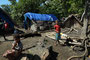 Vanuatu. Ein besonderer Höhepunkt ist der Besuch in den einheimischen Dörfern. Nur wenige Touristen finden den Weg hierher. Die gastfreundlichen Menschen leben von und mit der Natur.