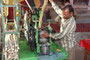 Indien. Pushkar. Frisch gepresster Zuckerrohrsaft.