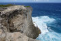 Karibikinsel Guadeloupe. Spektakulär ist die wellenumtoste Steilküste im Norden der Insel.