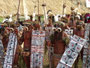 Papua Neuguinea. Provinz East New Britain. Masken-Zeremonie in Kokopo. Einmal im Jahr treffen sich die Einheimischen aus allen Provinzen, um ihre Tänze und Riten aufzuführen. Mit Hilfe der traditionellen Masken sollen die bösen Geister vertrieben werden.