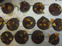 Recette des Mendiants amande ,noisttes ,raisins ,cranberry sur fond chocolat noir ou lait 