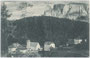 Hospiz Deutschordenskommende in Lengmoos, Gemeinde Ritten, Gbz. und Bzk. Bozen, Gefürst. Grafsch. Tirol (heute Südtirol, Bez.gem. Salten-Schlern) mit Schlernmassiv. Lichtdruck 9 x 14 cm; Lorenz Fränzl, München 1905.  Inv.-Nr. vu914ld00075