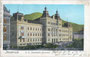 K.K. StB. Dion. (Kaiserl. Österr. Kgl. Böhmische Staatsbahn-Direction), ein Bau der Neocrenaissance, Claudiastraße 2, Innsbruck. Kolor. Kombinationsfarbdruck 9 x 14 cm; Vlg. Braun & Co., München; postal. befördert 1909. Inv.-Nr. vu914kfd00028