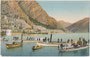 Dampfboote wohl von italienischer Polizei und/oder Kriegsmarine vor der Kulisse der Limonaie von Limone am Gardasee, Prov. Brescia, Reg. Lombardei. Photochromdruck 9 x 14 cm; Impressum: G. Negri/V. Uff. Rev. Stampa, Negri um 1910.  Inv.-Nr. vu914pcd00351
