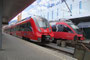 Triebwagen des Herstellers Bombardier DB Reihe 2442 (Typ TALENT 2) auf Bstg. 21 und der ÖBB Reihe 4024 (Typ TALENT 1) auf Bstg. 22 (v.l.n.r.) vom Hauptbahnhof Innsbruck. Digitalhoto; © Johann G. Mairhofer 2014.  Inv.-Nr. 2DSC00326