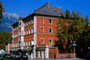 Das Welsberg-Schlössl, ehemals als Gasthof „Oberrauch“ bekannt in Wilten, Stadtgemeinde Innsbruck, Leopoldstraße 35 um 2000. Farbdiapositiv 24 x 36 mm; © Johann G. Mairhofer um 2000.  Inv.-Nr. c135fuRA679.1_21