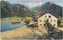 Gasthof "Seespitz" und Bootshaus mit überdachtem Anlegesteg und Auslegern für 10 Ruderboote in Pertisau, Eben am Achensee, Bzk.Schwaz, Tirol. Photochromdruck 9 x 14 cm; Impressum: Robert Warger, Innsbruck 1912.  Inv.-Nr. vu914pcd00368