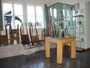 Präsentation u.a. von historischen Sportschlitten im kleinen Museum im Veranstaltungszentrum Igls, Stadtgemeinde Innsbruck. Digitalphoto; © Johann G. Mairhofer 2014.  Inv.-Nr. 2DSC01423