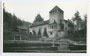 Ansitz Ratzötz (1270 erstm. urk. erw. Burg eines Jacob de Urtzetz) in Sarns, Bressanone (Brixen), Provincia di Bolzano (heute Auton. Prov. Bozen-Südtirol. Gelatinesilberabzug 9 x 14 cm; M(atthias). Planinschek, Brixen um 1935.  Inv.-Nr. vu914gs00098