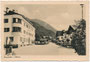 Marktgemeindeamt mit Postamt erb. 1929 im Stil der Heimatschutzarchitektur in Mayrhofen im Zillertal, Bzk. Schwaz, Tirol. Gelatinesilberabzug 10 x 15 cm; Helff & Stein, Leipzig-Innsbruck um 1940.  Inv.-Nr. vu105gs00114