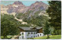 Postgasthof im Fischleintal, Sexten; bis 1923 Gbz. Sillian, bis 1919 Bzk. Lienz mit Dreischusterspitze 3145 m s.l.m. der Sextner Dolomiten. Photochromdruck 9 x 14 cm, postalisch befördert 1913; Josef Werth, Olang-Gosten.  Inv.-Nr. vu914pcd00136