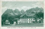 Gasthof - Pension “zur Post”, im Heimatstil errichtet an der Loferer Straße (heute Landesstraße B178) in Ellmau am Wilden Kaiser, Bezirk Kufstein, Tirol. Lichtdruck 9 x 14 cm; Verlag Hans Pernat Witwe, München 1930.  Inv.-Nr. vu914ld00060