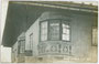 Haus von Hutmacher Karl Pokupec in der Fuxmagengasse in Hall i.T. Gelatinesilberabzug 9x14cm; A(lfred). Stockhammer, Hall i.T. 1909.  Inv.-Nr. vu914gs00243