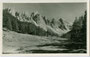 Das Senderstal, Gemeinde Grinzens, Gbz. Innsbruck, Bzk. Innsbruck-Land und die Kalkkögel in den Stubaier Alpen. Gelatinesilberabzug 9 x 14 cm; Impressum: Wilhelm Stempfle, Innsbruck; postalisch befördert 1939.  Inv.-Nr. vu914gs00684