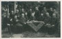 Geistliches Professorencollegium einer nicht bezeichneten höheren Schule in Meran (wohl der Englischen Fräulein am Sandplatz). Gelatinesilberabzug 9 x 14 cm ohne Impressum, um 1925.  Inv.-Nr. vu914gs00786