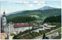 Prämonstratenser Chorherrenstift Wilten mit Stiftskirche (Hll. Laurentius u. Stephanus von 1138), Klostergasse 7 und Remise der Innsbrucker Verkehrsbetriebe. Photochromdruck 9 x 14 cm; Verlag Robert Warger, Innsbruck 1909.  Inv.-Nr. vu914pcd00142
