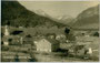 Stanzach am Lech, Bezirk Reutte, Tirol mit spätbarocker Expositurkirche zum Hl. Erzengel Michael von Nordwesten. Gelatinesilberabzug 9 x 14 cm ohne Urhebernachweis um 1935.  Inv.-Nr. vu914gs00881