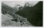Bauernhof im Lesachtal, Gemeinde Kals, Osttirol, Gau Kärnten (1938 bis 1945, davor und danach Bezirk Lienz, Tirol gegen Schobergruppe. Gelatinesilberabzug 9 x 14 cm; Aufnahme/Verlag: Karl Felderer/Tiroler Kunstverlag um 1940.  Inv.-Nr. vu914gs00234