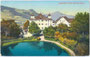 Garten mit Teich vom Schloss Kaps in der Bezirkshauptstadt Kitzbühel, Tirol. Photochromdruck 9 x 14 cm; Aufnahme und Verlag Josef Herold, Kitzbühel um 1910.  Inv.-Nr. vu914pcd00200