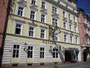 Hotel vormals Gasthof) "Sailer" in Innsbruck, Innere Stadt, Adamgasse Nr. 8 gegenüber vom „Raiqua“ (vormals Raiffeisen-Landesbank Tirol). Digitalphoto, © Johann G. Mairhofer 2012.  Inv.-Nr, 1DSC04380