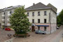 Ehem. Pension „Bistro's“ in Pradl an der Sillbrücke zwischen Dreiheiligen und Pradl, Stadtgemeinde Innsbruck, Pradler Straße 2. Digitalphoto; © Johann G. Mairhofer 2012.  Inv.-Nr. 1DSC03337