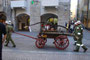 Historischer Spritzenwagen der Freiwilligen Feuerwehr Oberpettnau, Gemeinde Pettnau, Bzk. Innsbruck-Land beim Corso anlässlich "140 Jahre Tiroler Feuerwehrverband" in Innsbruck. Digitalphoto; © Johann G. Mairhofer 2012.  Inv.-Nr. 1DSC05304