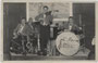 Tanzmusikquartett „The Blue Boys“ (Teutschmann, Geneli, Kotek, Webhofer) in einem Hotel von Seefeld in Tirol engagiert. Gelatinesilberabzug 9 x 14 cm (Ensemblebild), Foto-Zentrale Paul Hagemeister, Seefeld um 1930:  Inv.-Nr. vu914gs00249