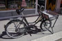 Lastenfahrrad des Café - Konditorei "Walter" in Innsbruck, Pradler Straße 25. Digitalphoto, © Johann G. Mairhofer 2013.  Inv.-Nr. 1DSC06368