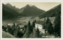 Fachschule (heute neben einer HTL jeweils für Maschinenbau) in Fulpmes im Stubaital, Bezirk Innsbruck-Land, Tirol gegen Stubaier Alpen. Gelatinesilberabzug 9 x 14 cm; Impressum: S. Ritzer & E. Braunhoft, Innsbruck um 1930.  Inv.-Nr. vu914gs01165