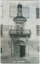 Portal vom Palais ENZENBERG (heute Stadtgalerie) in Schwaz, Franz-Joseph-Straße 27. Gelatinesilberabzug 9 x 14 cm; A(lfred). Stockhammer, Hall i.T. 1909.  Inv.-Nr. vu914gs00455