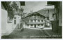 Ehemaliger Gasthof mit Pension “Schatz” in Münster, Bezirk Kufstein, Tirol. Gelatinesilberabzug 9 x 14 cm ohne Impressum um 1935.  Inv.-Nr. vu914gs00229