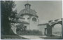 Kapelle vom Ansitz Reinsberg in St. Pauls-Eppan im Überetsch, Gbz. Kaltern, Bzk. Bozen, Gefürst. Grafsch. Tirol (heute Autonome Provinz Bozen-Südtirol). Gelatinesilberabzug 9 x 14 cm; Impressum: Alfred Stockhammer, Hall i.T. 1912.  Inv.-Nr. vu914gs00114